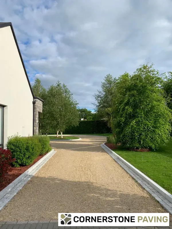 Granite Kerbs Expansive Residential Driveway